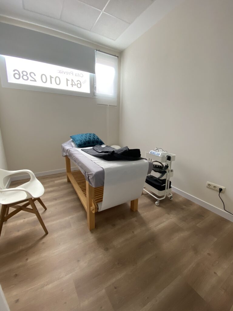Sala de presoterapia de Centro Fisiobrain en Azuqueca de Henares